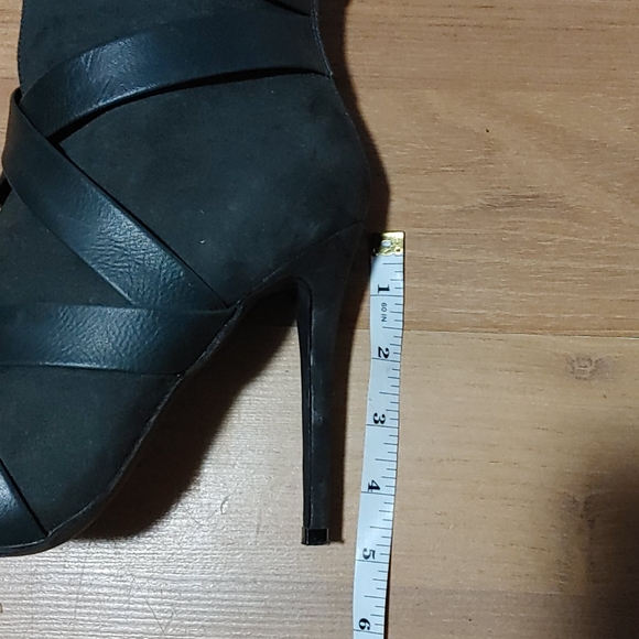Shoedazzle dark forest green booties - Picture 4 of 8